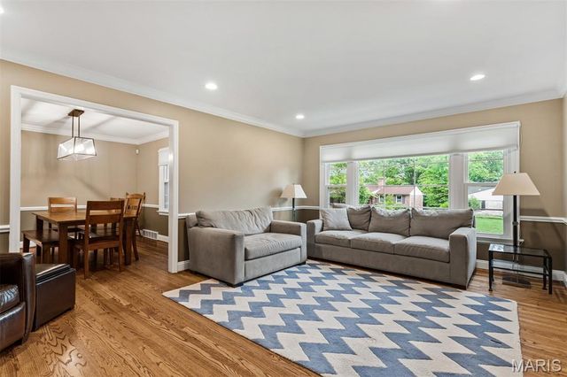 424 Geyer Forest Drive, St Louis, MO 63122