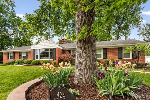 424 Geyer Forest Drive, St Louis, MO 63122