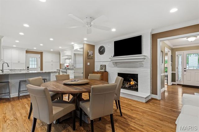 424 Geyer Forest Drive, St Louis, MO 63122