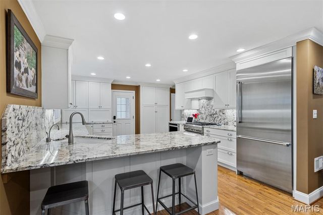 424 Geyer Forest Drive, St Louis, MO 63122