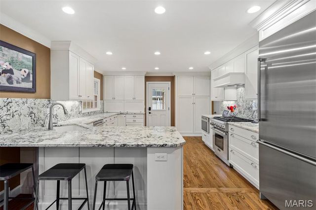 424 Geyer Forest Drive, St Louis, MO 63122