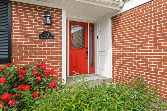 424 Geyer Forest Drive, St Louis, MO 63122