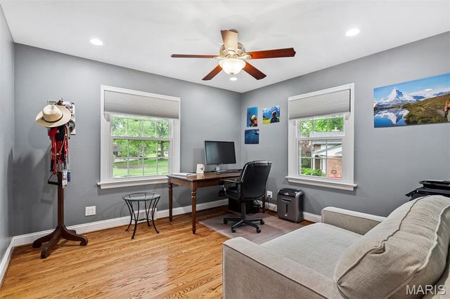 424 Geyer Forest Drive, St Louis, MO 63122