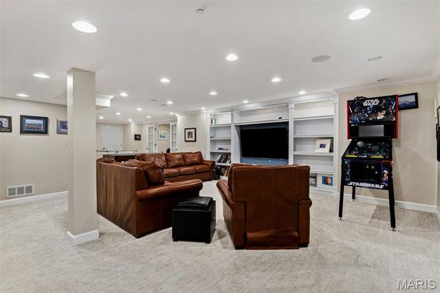 424 Geyer Forest Drive, St Louis, MO 63122