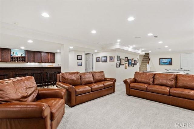 424 Geyer Forest Drive, St Louis, MO 63122