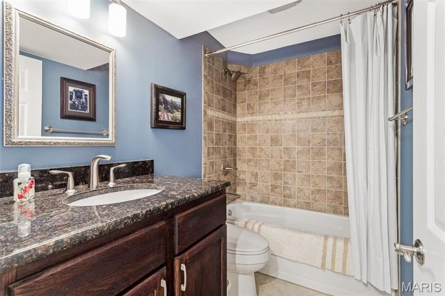 424 Geyer Forest Drive, St Louis, MO 63122