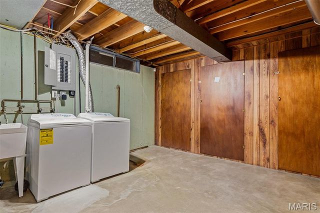 424 Geyer Forest Drive, St Louis, MO 63122