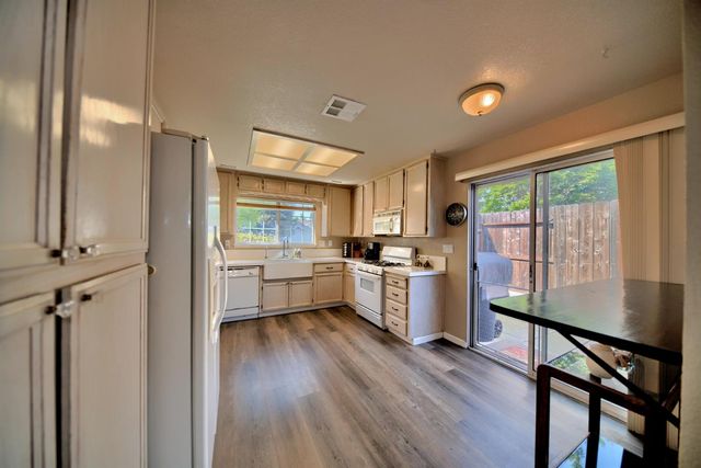 1007 Lourence Dr, Tracy, CA 95376