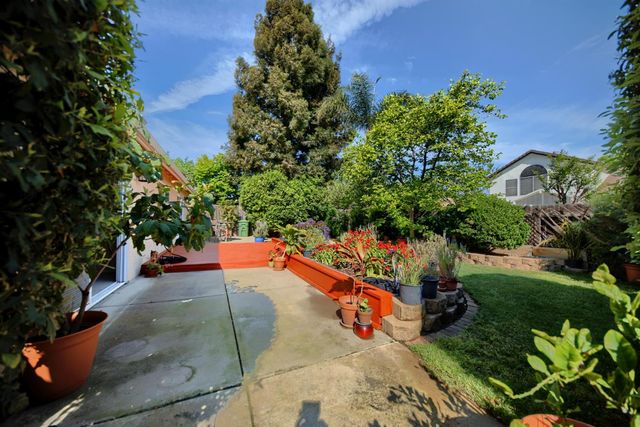 1007 Lourence Dr, Tracy, CA 95376