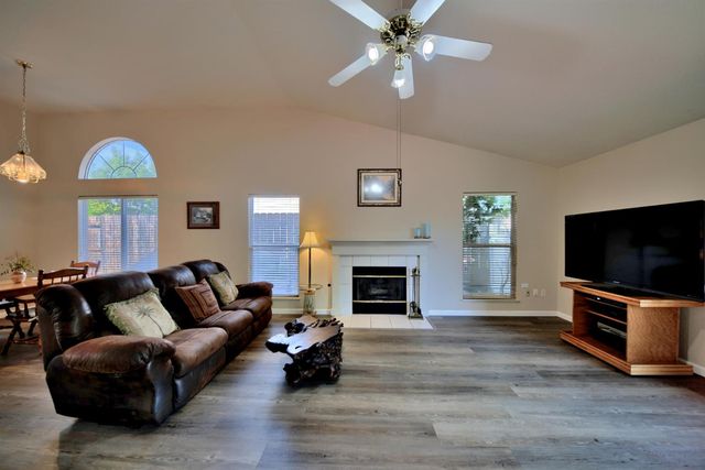 1007 Lourence Dr, Tracy, CA 95376