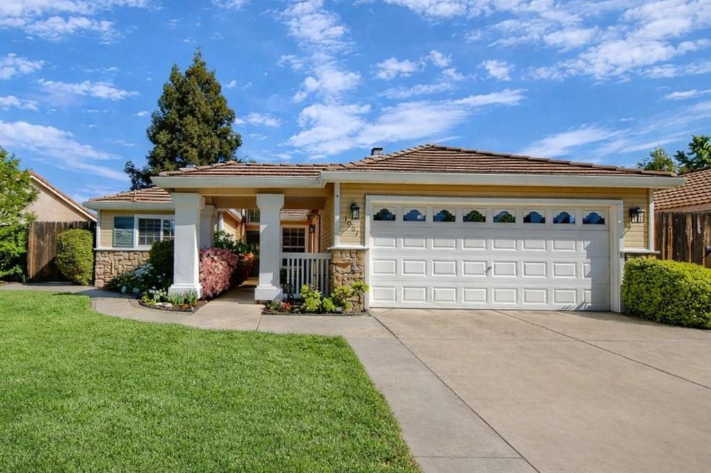 1007 Lourence Dr, Tracy, CA 95376