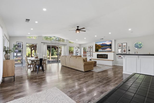 8287 Hallwood Blvd, Marysville, CA 95901