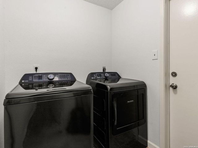 13042 Maple Park, San Antonio, TX 78249