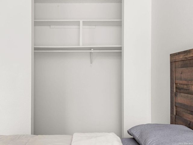 13042 Maple Park, San Antonio, TX 78249