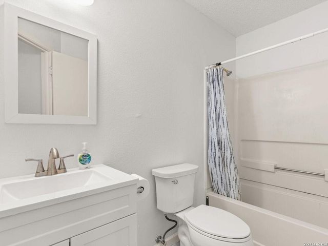 13042 Maple Park, San Antonio, TX 78249