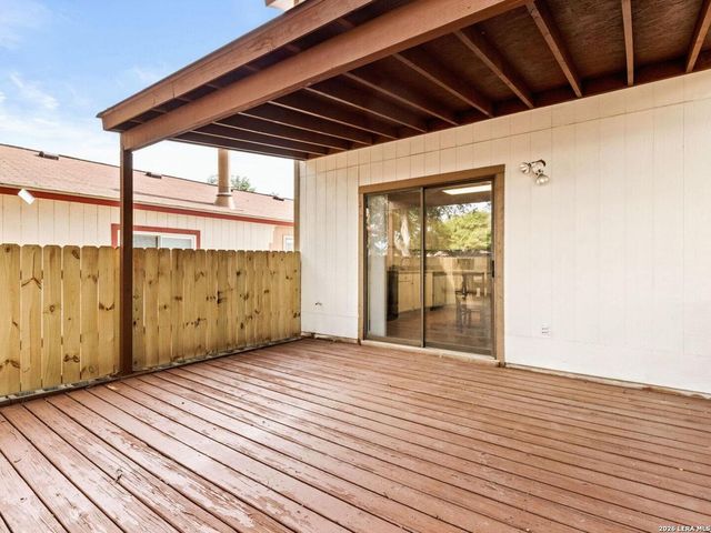 13042 Maple Park, San Antonio, TX 78249