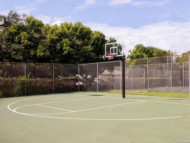 13042 Maple Park, San Antonio, TX 78249