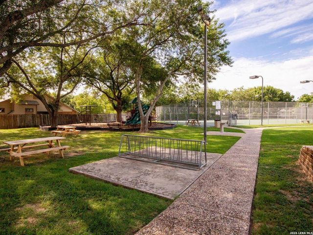 13042 Maple Park, San Antonio, TX 78249