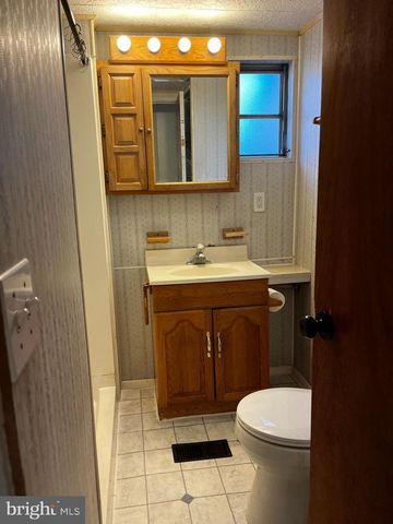 2421 MIFFLIN ST, Lebanon, PA 17046