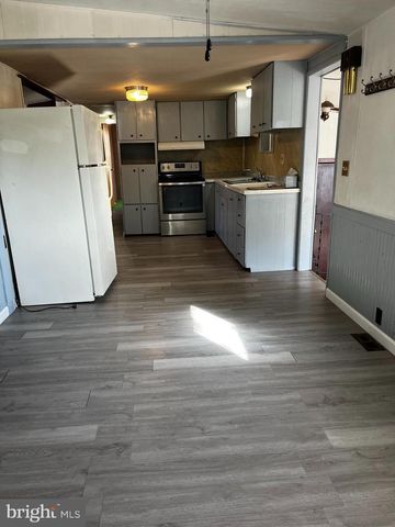2421 MIFFLIN ST, Lebanon, PA 17046