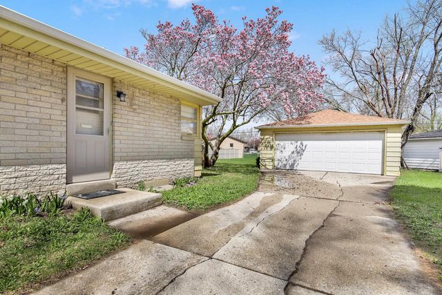 1504 W Leroy AVENUE, Milwaukee, WI 53221