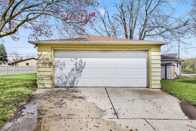 1504 W Leroy AVENUE, Milwaukee, WI 53221