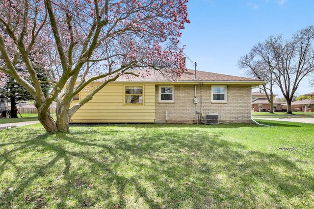 1504 W Leroy AVENUE, Milwaukee, WI 53221