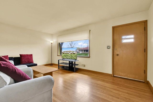 1504 W Leroy AVENUE, Milwaukee, WI 53221