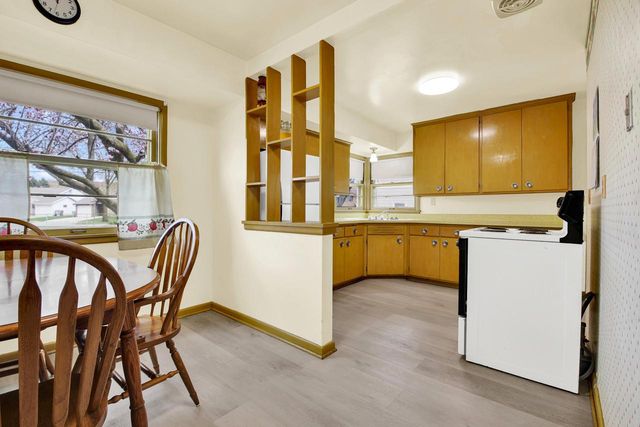 1504 W Leroy AVENUE, Milwaukee, WI 53221