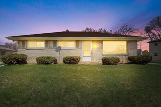1504 W Leroy AVENUE, Milwaukee, WI 53221