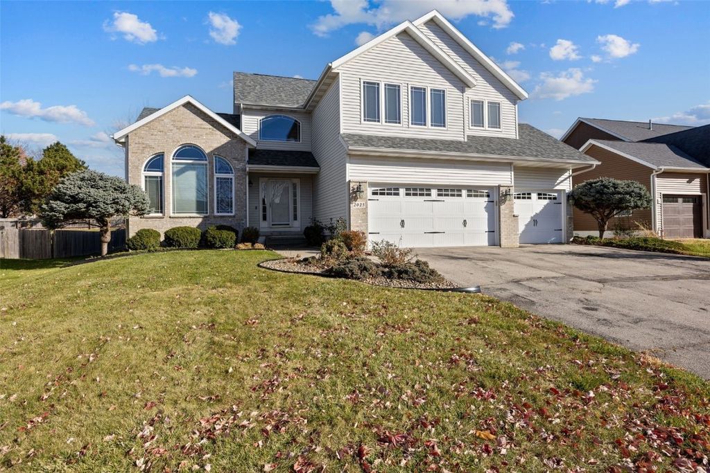 2025 Newcastle Road, Marion, IA 52302