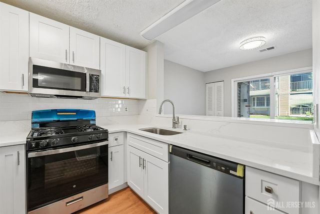911 Edpas Road, New Brunswick, NJ 08901