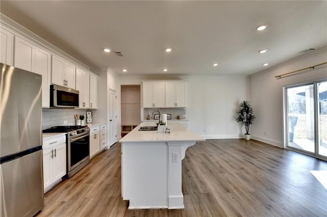 659 Caryle Trail Lane, Loganville, GA 30052