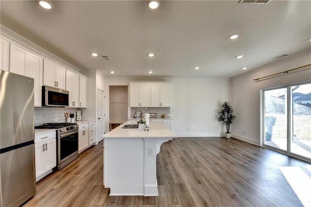 659 Caryle Trail Lane, Loganville, GA 30052