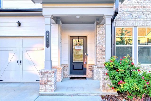 659 Caryle Trail Lane, Loganville, GA 30052