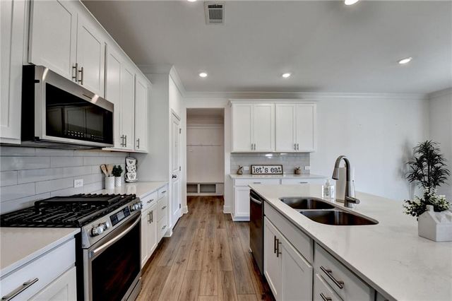659 Caryle Trail Lane, Loganville, GA 30052