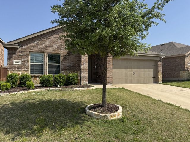 929 Alton Drive, Aubrey, TX 76227
