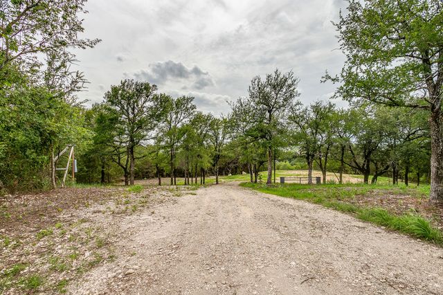 113 Overlook Court, Cresson, TX 76035