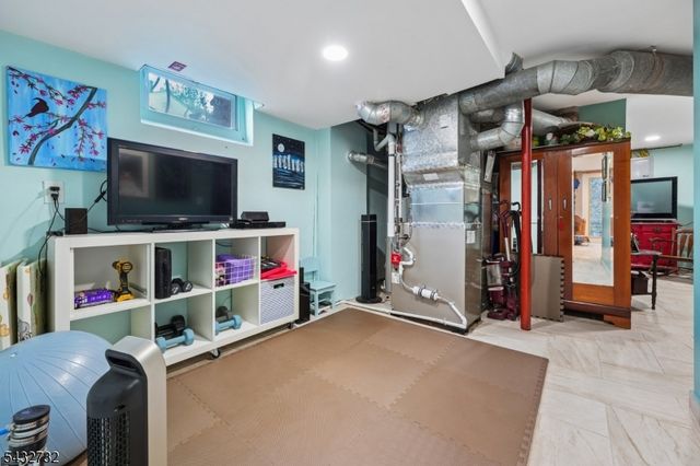 371 Raleigh Rd, Rahway City, NJ 07065
