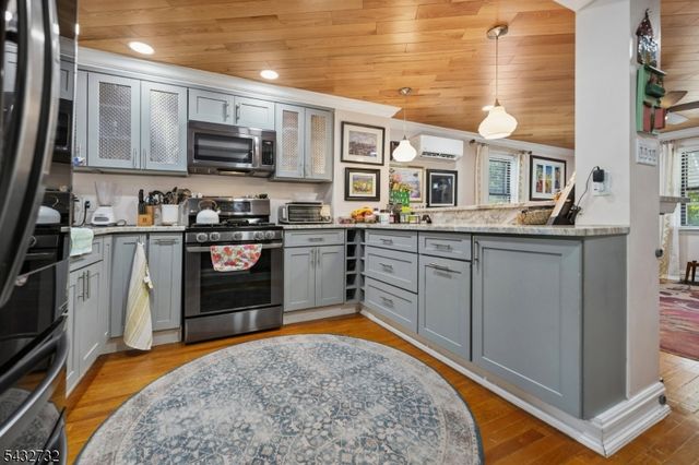 371 Raleigh Rd, Rahway City, NJ 07065