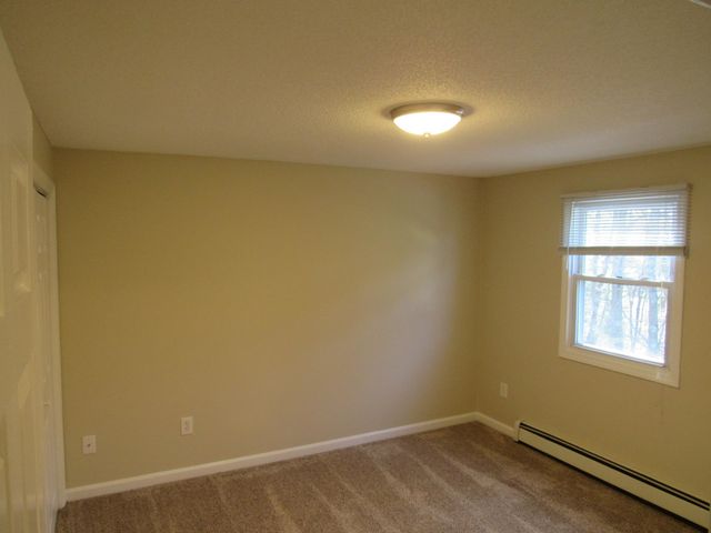 375 Whitehall Road, Hooksett, NH 03106