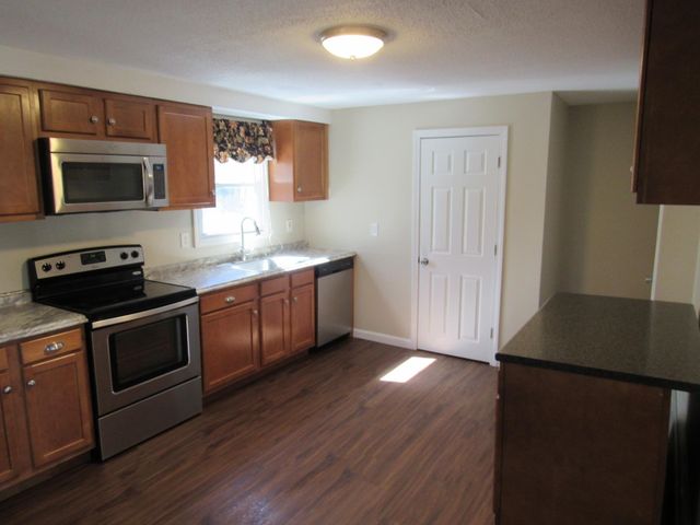 375 Whitehall Road, Hooksett, NH 03106