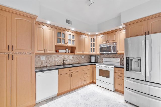 1701 S Ocean Dr 105, Hollywood, FL 33019