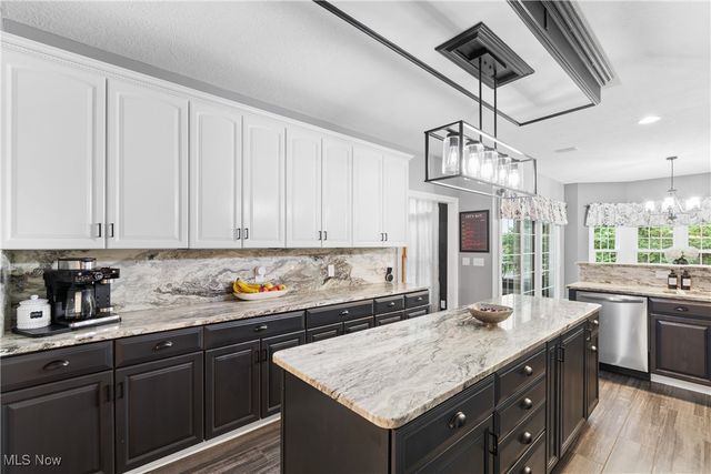 1573 Lancaster SE, Canton, OH 44709