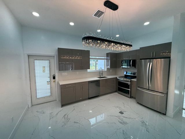 6319 Southgate Boulevard, Margate, FL 33068