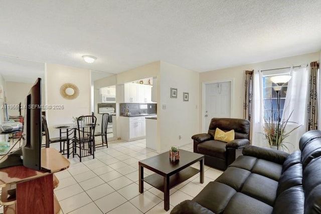 2145 Pierce St 326, Hollywood, FL 33020