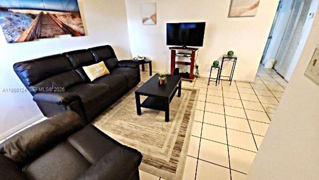 2145 Pierce St 326, Hollywood, FL 33020