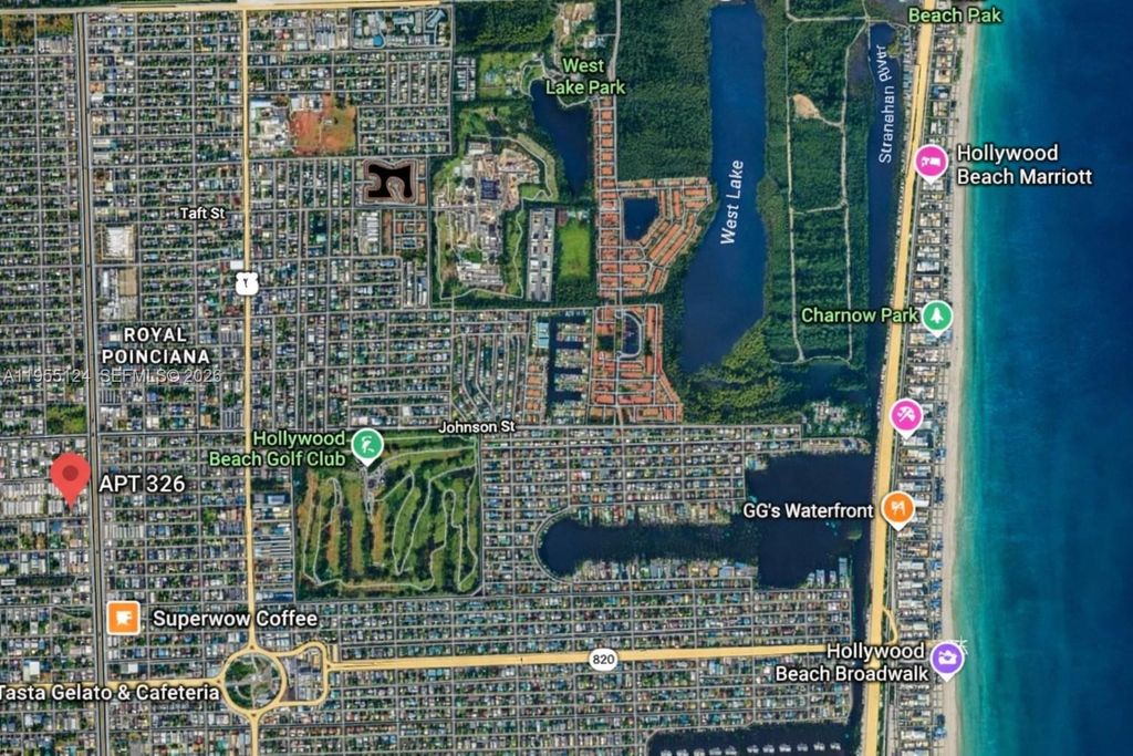 Image 3 of property listing at 2145 Pierce St 326, Hollywood, FL 33020