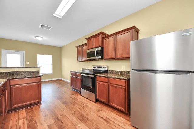 6915 Primrose Road, Baytown, TX 77521