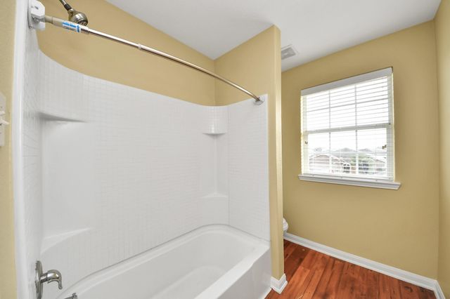 6915 Primrose Road, Baytown, TX 77521